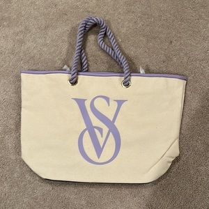 New Victoria’s Secret tote bag